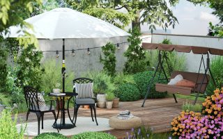 Leagănul, umbrela și mobilierul elegant formează un colț de relaxare idilic, înconjurat de vegetație luxuriantă pentru zile însorite în armonie cu natura.